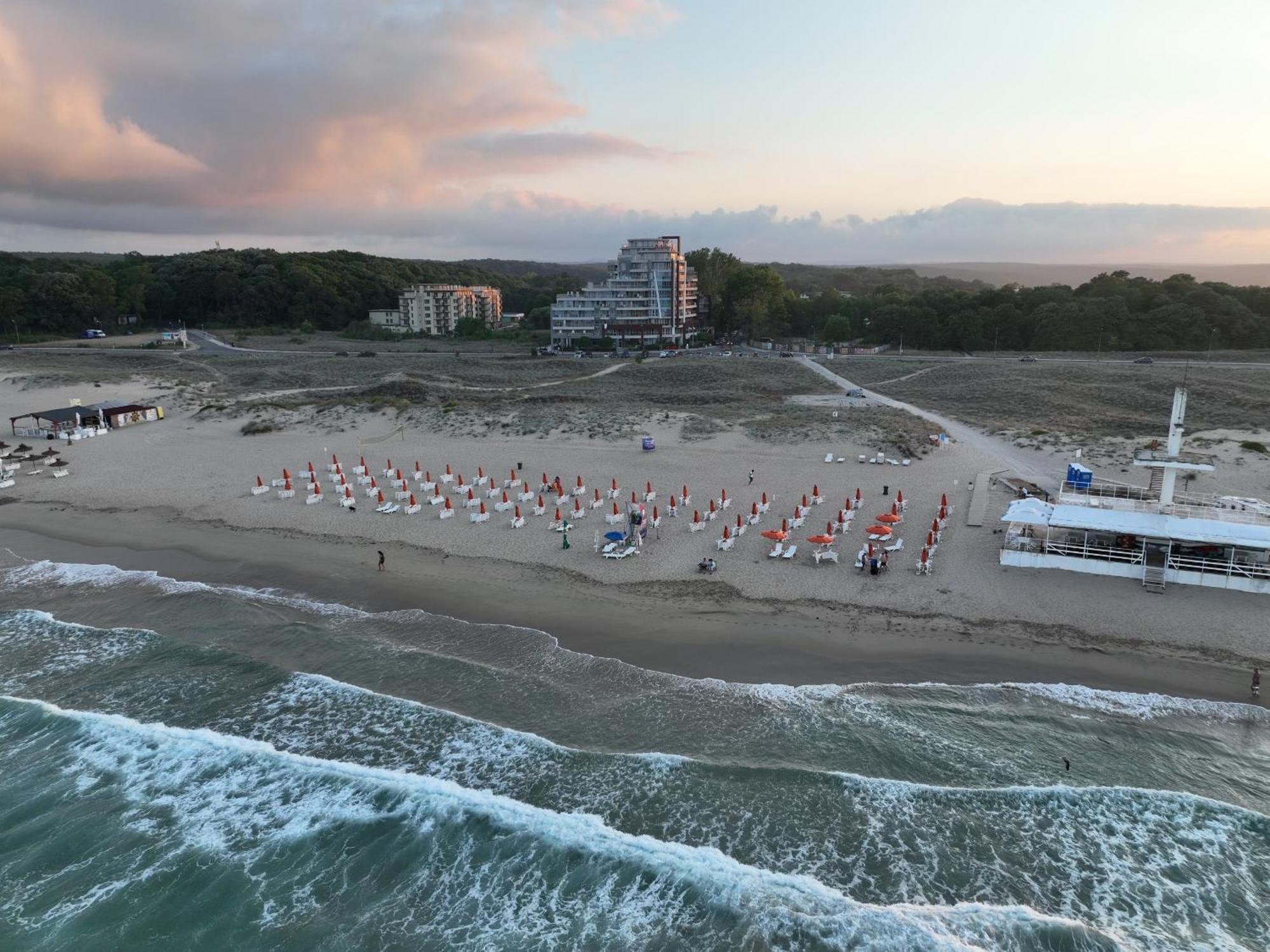 Allure Beach Resort Aparthotel Primorsko Extérieur photo